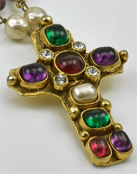 chanel cross